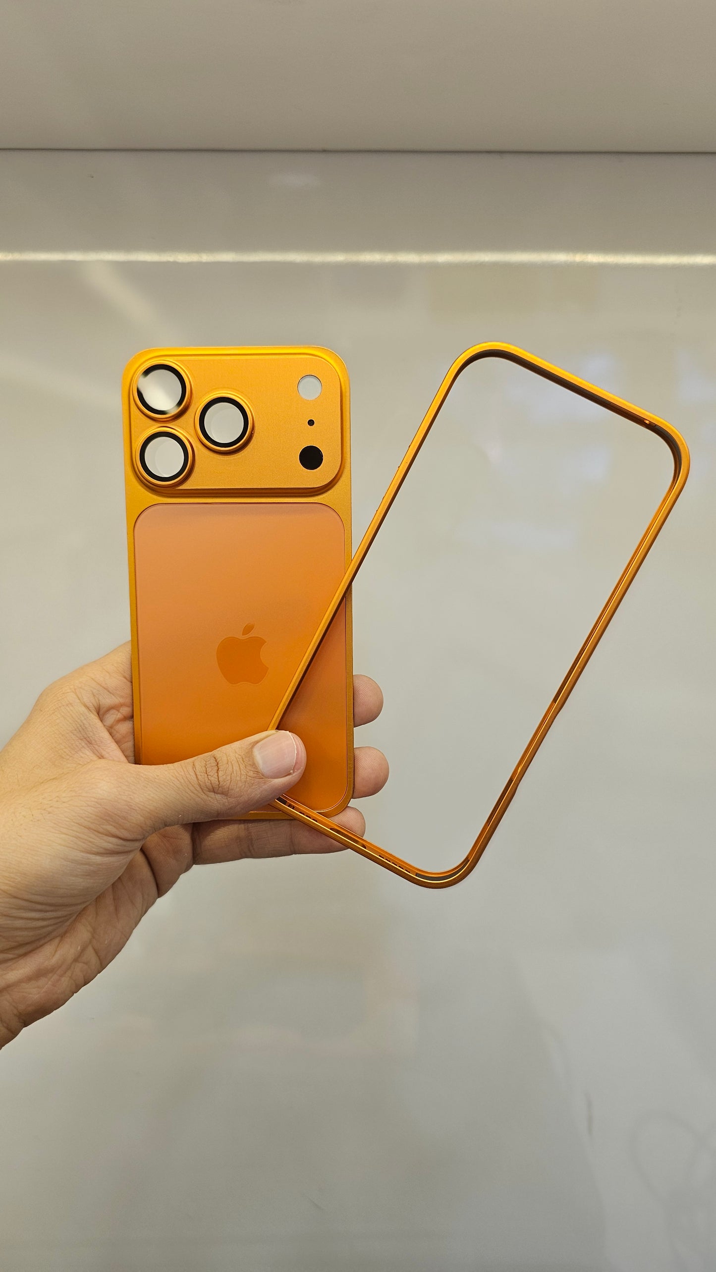 Metal Bumper Converter Case to iPhone 17 Pro Max