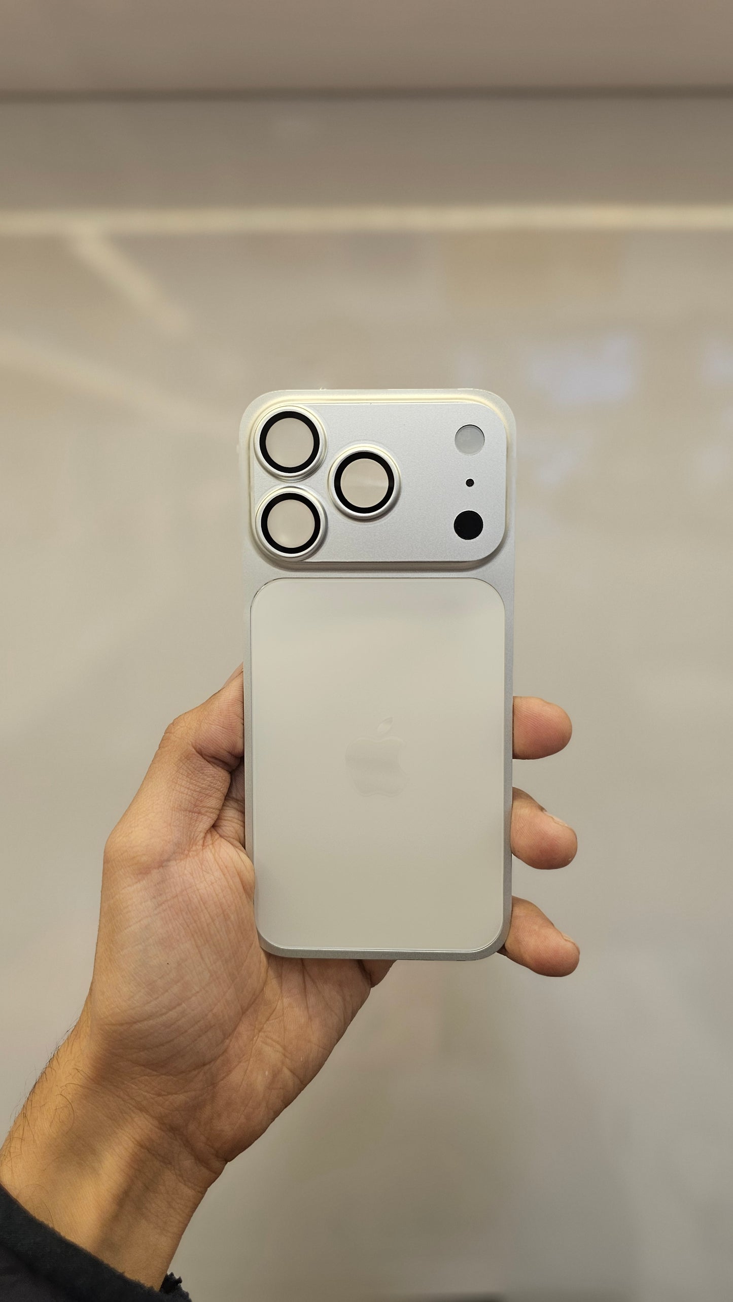 Metal Bumper Converter Case to iPhone 17 Pro Max