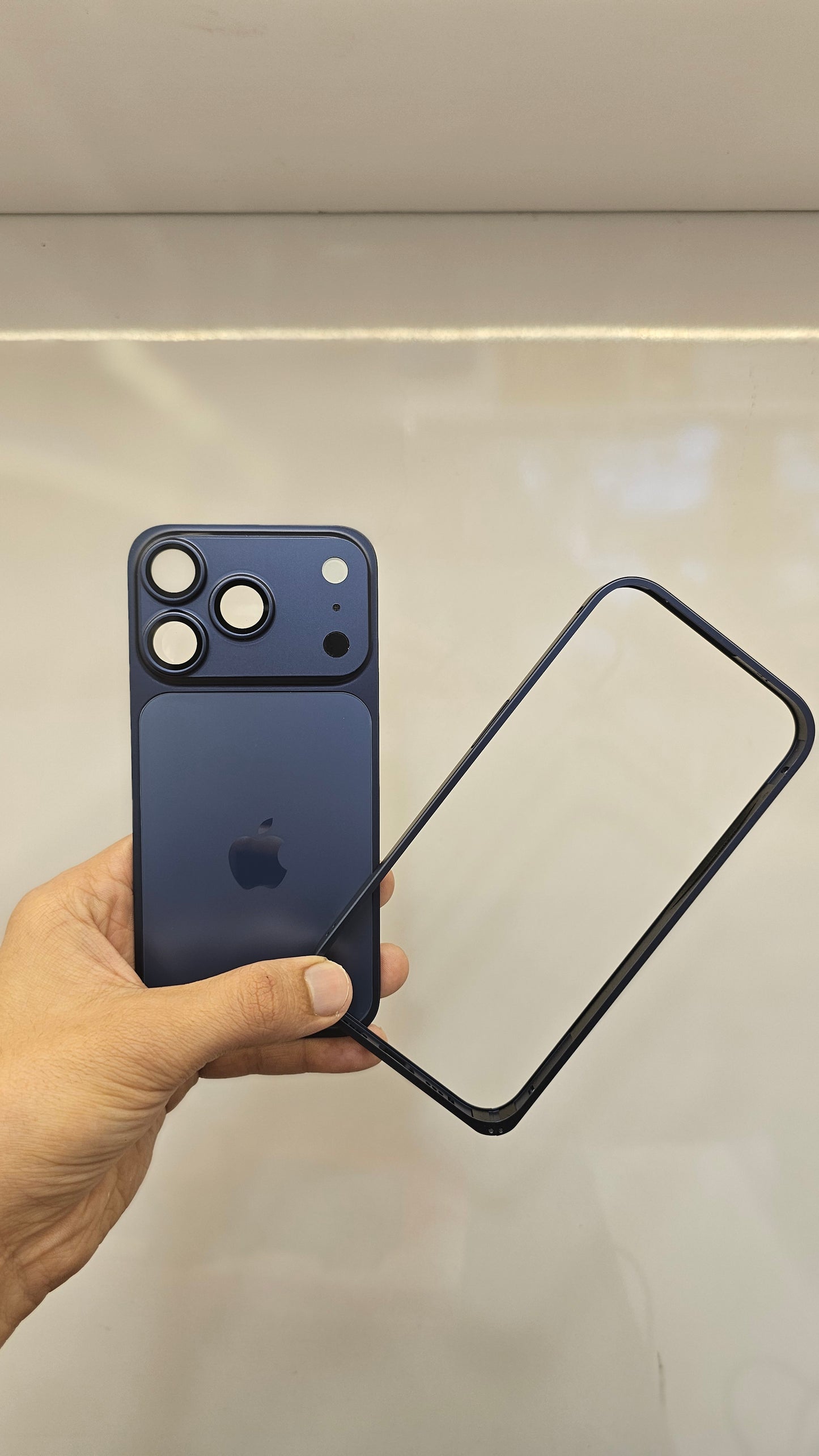 Metal Bumper Converter Case to iPhone 17 Pro Max