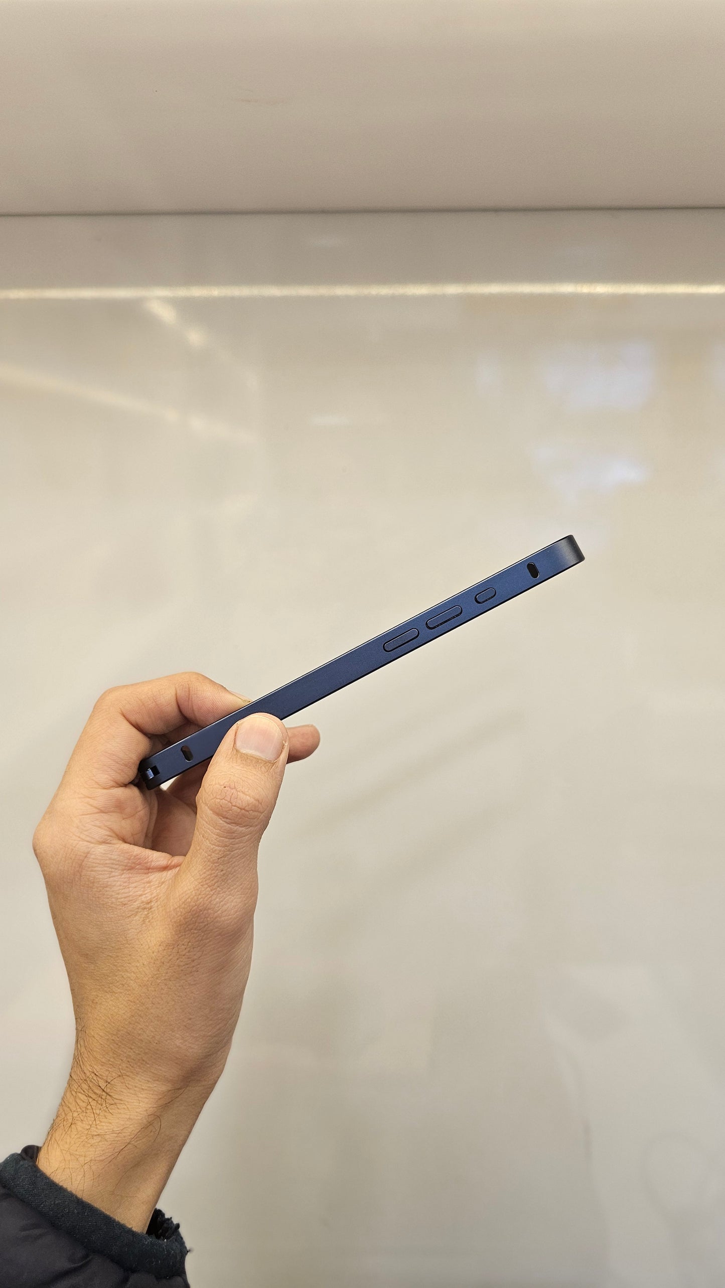 Metal Bumper Converter Case to iPhone 17 Pro Max